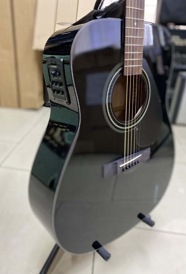 Guitarra Electro-Acustica Yamaha - Imagen 4
